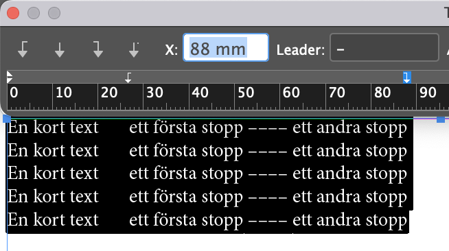 Bilden visar tabb-linjalen i Adobe InDesign med tabbstopp och utfyllnadstecken